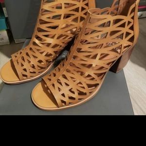 Vince Camuto Kevston brick two tone luxSize 9.5M